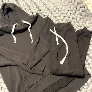 aerie grey two piece sweatshirt jogger set